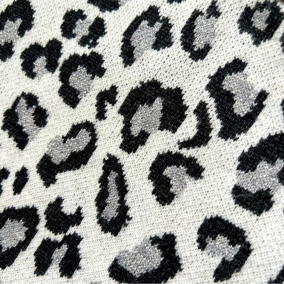 Cynthia Rowley NWT Metallic Mock Neck Sweater Animal Print Silver Size Small - Picture 3 of 7